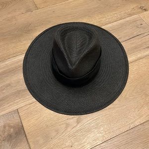 Janessa Leone Simone packable black hat size medium